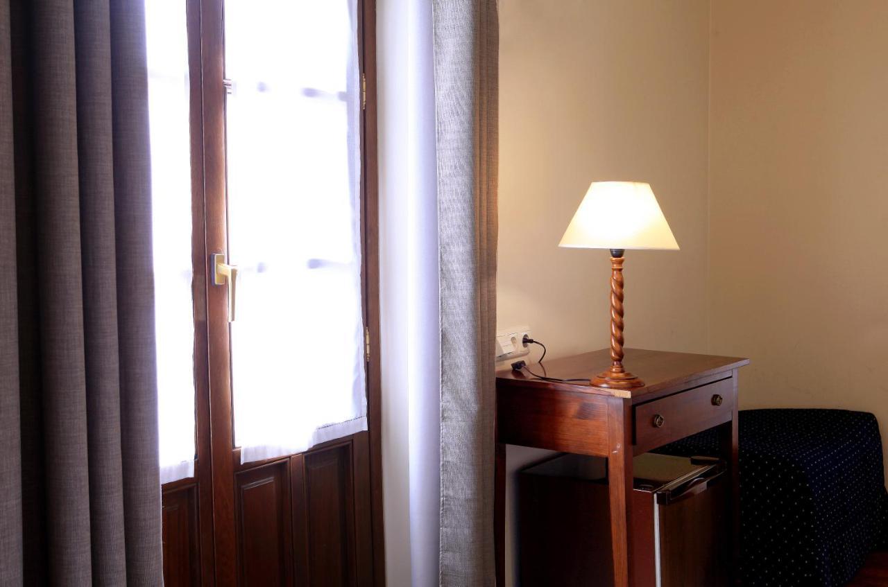 Hostal Antxitonea เอลิซอนโด ภายนอก รูปภาพ